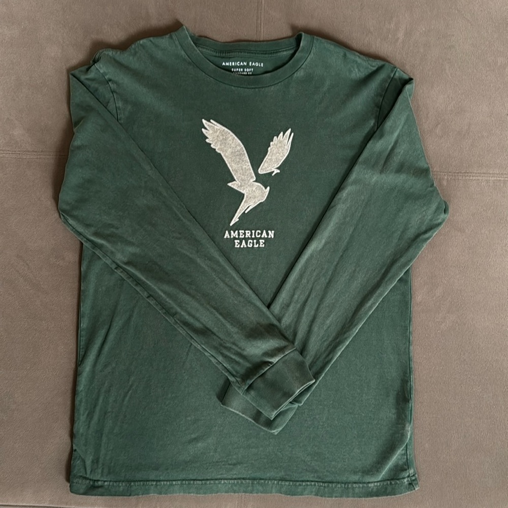 American Eagle Outfitters long sleeve. Men’s size Small